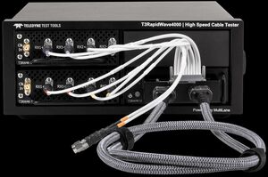 Tester per cavi RapidWave4000 in configurazione per l'analisi dell'integrità dei segnali