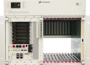 Cestello che ospita la strumentazione PXI e le schede per la commutazione di segnali e carichi