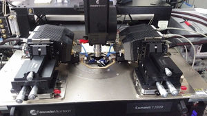 Caratterizzazione di dispositivi a onde millimetriche direttamente su wafer