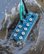 FieldDAQ al lavoro immerso nell'acqua torbida